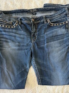 Silver Jeans Blue Aiko slim boot Jeans with Studded Pocket Trim sz 22